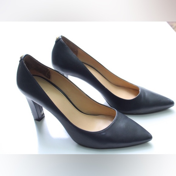 Michael Kors Shoes - Michael Kors Abbi pumps